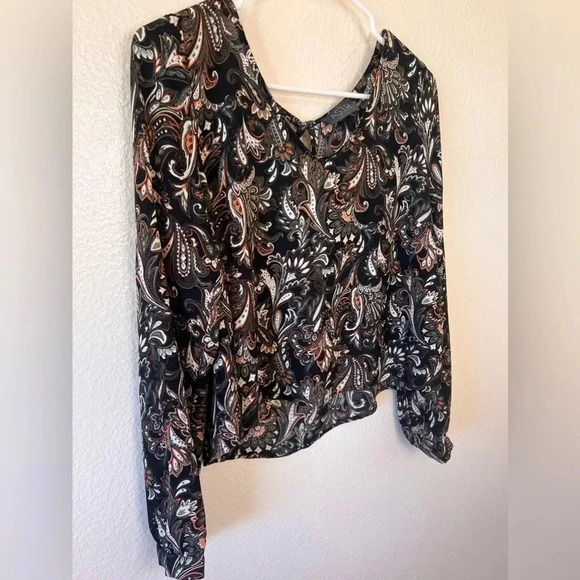 ASTR Paisley Longsleeve Blouse - Picture 2 of 7